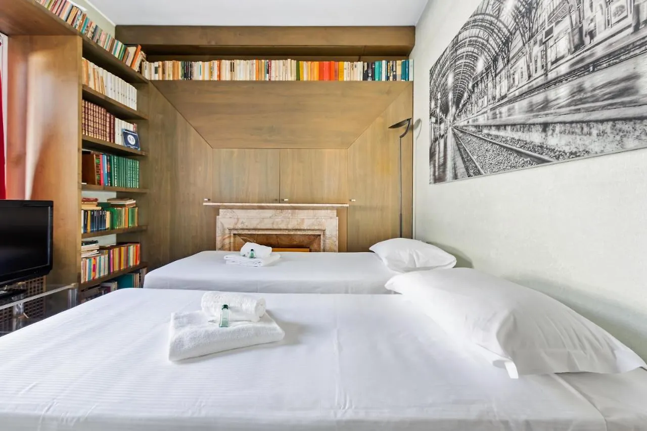 Terrace Penthouse With Duomo View Apartment Milan 0*,  Italy